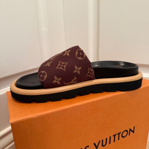 Louis Vuitton POOL PILLOW COMFORT MULE Size 38 - Picture 5 of 16